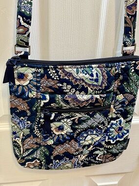 Vera Bradley - Retired Pattern Java Navy Camo - Hipster Crossbody
